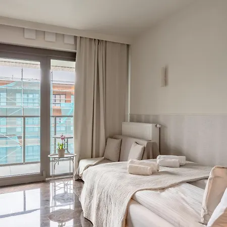 Lily - Rooftop Terrace By The Shipyard Apartmanhotel