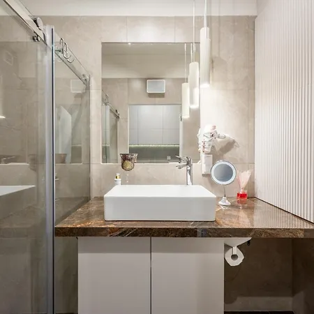 Lily - Rooftop Terrace By The Shipyard 3*