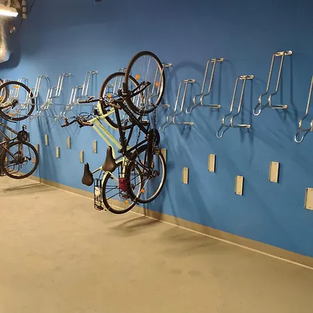 Lily - Rooftop Terrace By The Shipyard