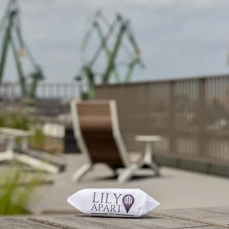 Hotel apartamentowy Lily - Rooftop Terrace By The Shipyard 3*