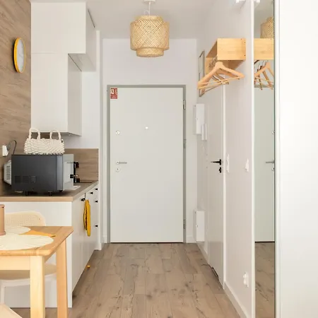 Lily - Foodhall & Rooftop Terrace Apart Otel Gdansk