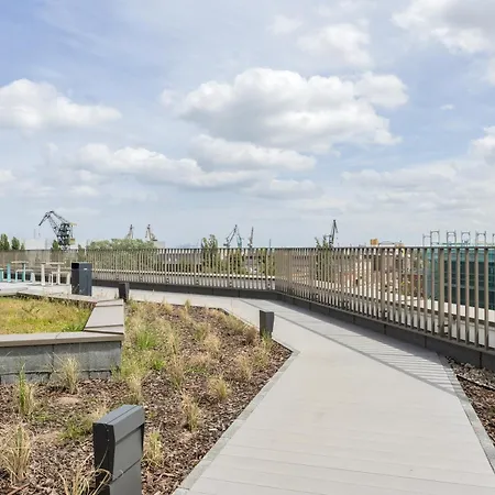 Lily - Rooftop Terrace By The Shipyard Gdańsk