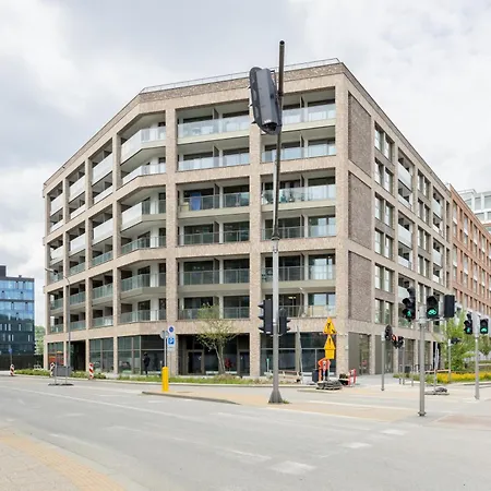 Lily - Rooftop Terrace By The Shipyard