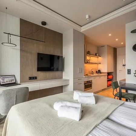 Lily - Rooftop Terrace By The Shipyard גדנסק