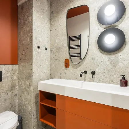 Lily - Rooftop Terrace By The Shipyard