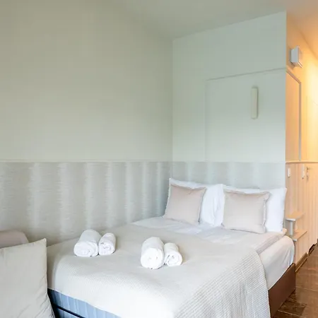 Hotel apartamentowy Lily - Rooftop Terrace By The Shipyard 3*