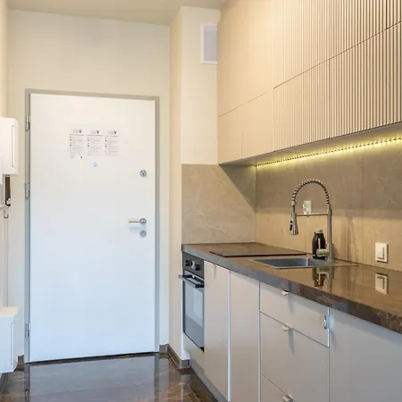 Lily - Rooftop Terrace By The Shipyard 3* غدانسك