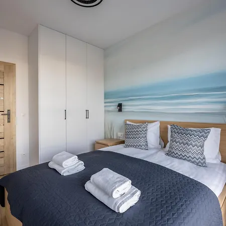 Lily - Foodhall & Rooftop Terrace Apart Otel Gdansk
