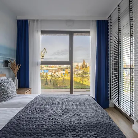 Lily - Rooftop Terrace By The Shipyard