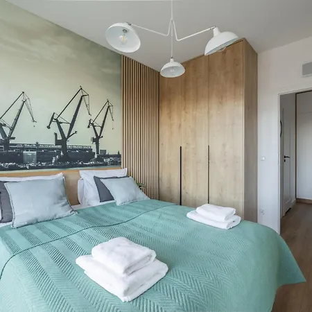 Lily - Rooftop Terrace By The Shipyard 格但斯克