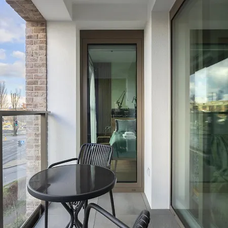 Lily Apart - Foodhall & Rooftop Terrace 3*