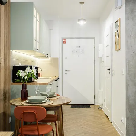 Lily Apart - Foodhall & Rooftop Terrace 3* 格但斯克