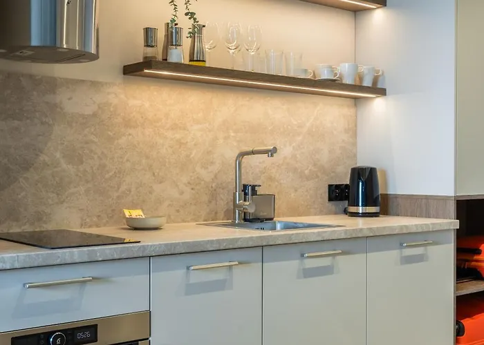 Lily - Rooftop Terrace By The Shipyard Hotel apartamentowy 3*