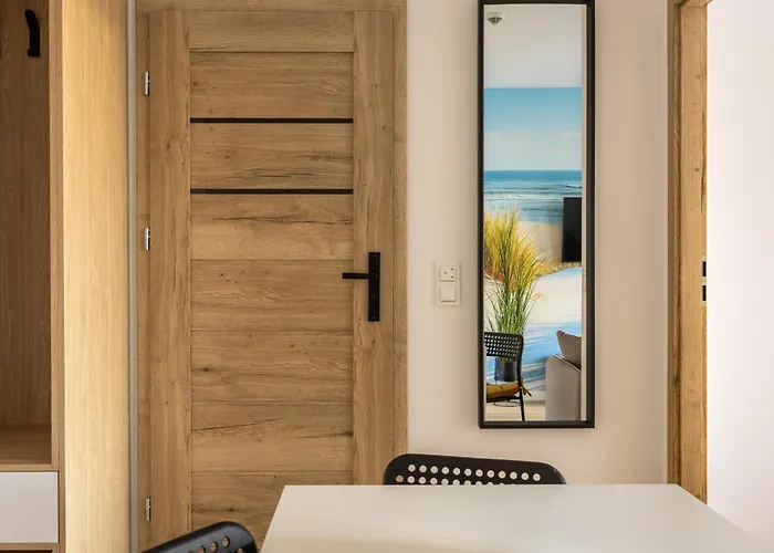 Hotel apartamentowy Lily - Rooftop Terrace By The Shipyard