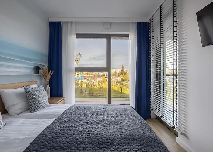 Lily - Rooftop Terrace By The Shipyard