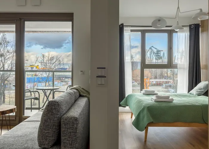 Hotel apartamentowy Lily - Rooftop Terrace By The Shipyard 3*