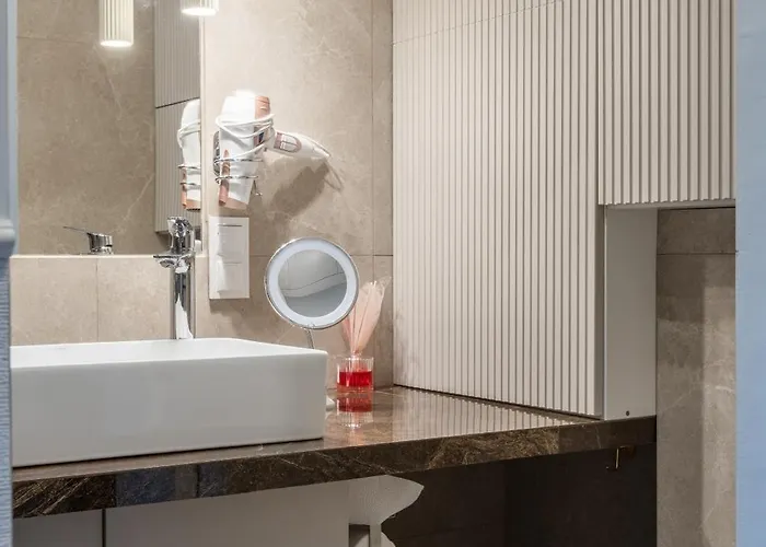 Aparthotel Lily - Rooftop Terrace By The Shipyard 3*