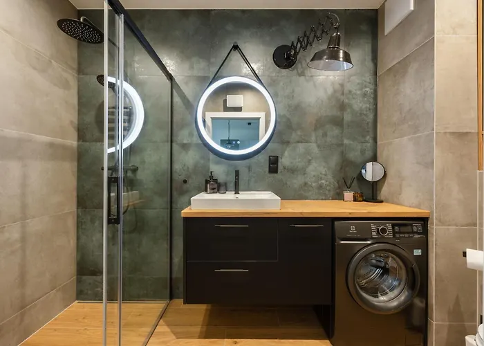 Lily - Rooftop Terrace By The Shipyard Aparthotel